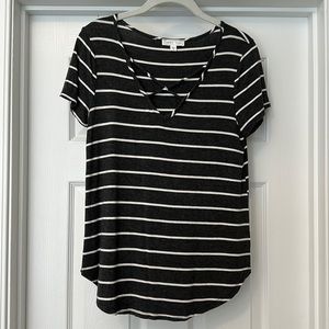 V Neck fitted T shirt, with criss cross front Sz XS